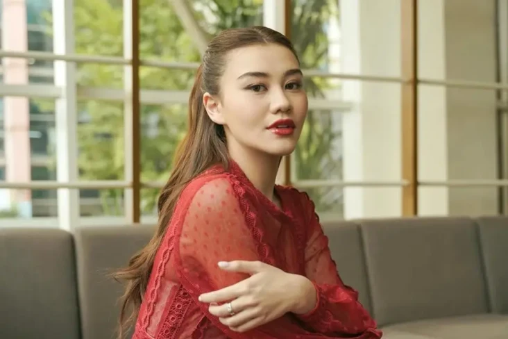 Aaliyah Massaid Tunjuk...