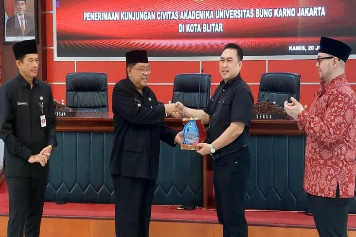 Rektor UBK dan Direktur...