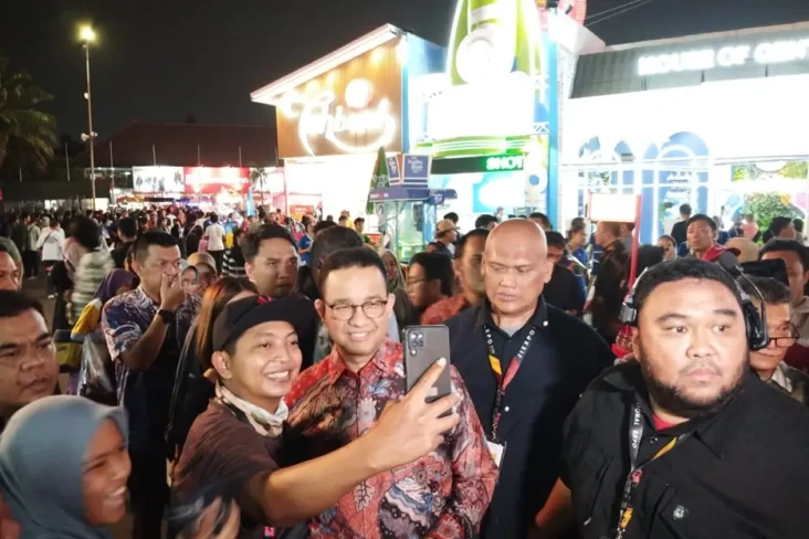 Hadiri Jakarta Fair,...