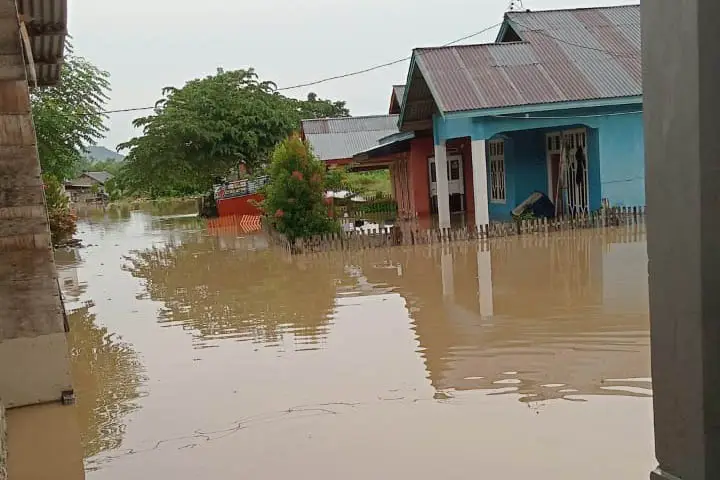 Sungai Meluap, Banjir...