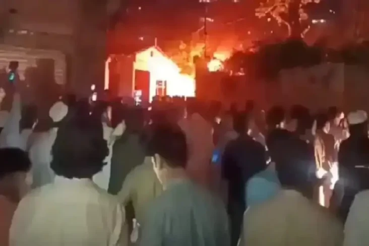 Dituduh Bakar Al-Quran,...