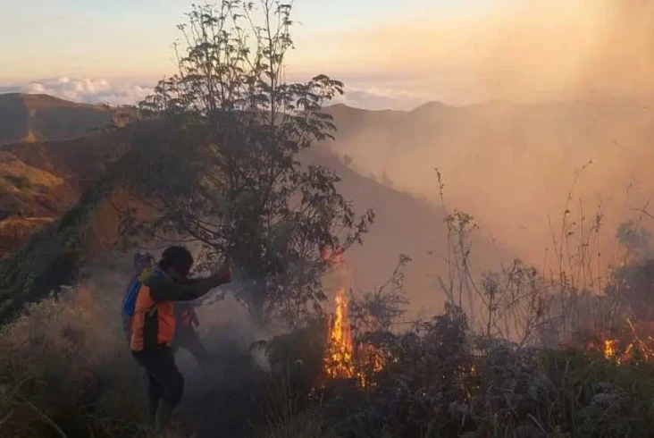 9 Titik Api di Gunung...