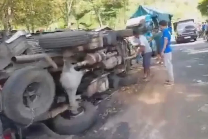 Rem Blong, Truk Pengangkut...