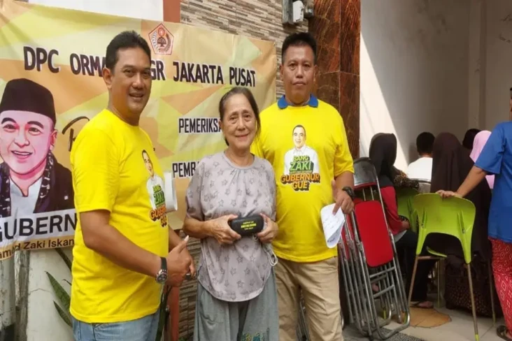 Bagikan Kacamata Baca...