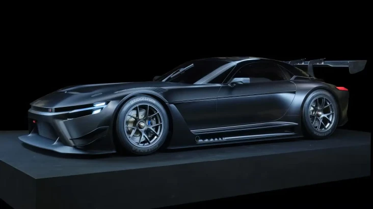 Lawan Mercedes-AMG GT,...