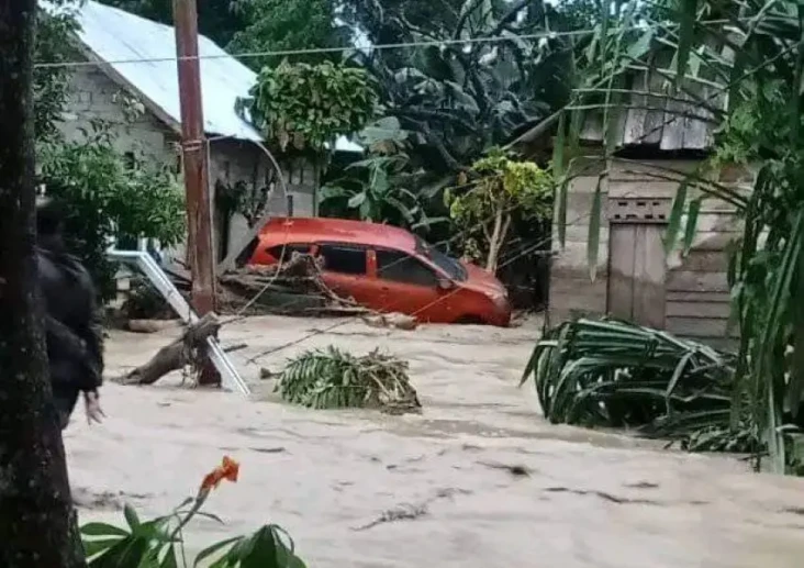 Banjir Bandang Terjang...