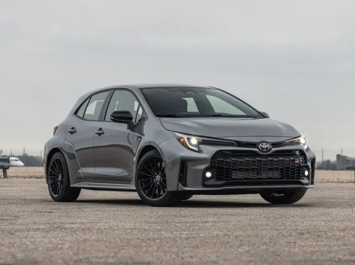 Toyota GR Corolla: Pengiriman...