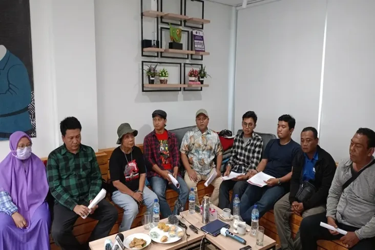 Gerakan Buruh Bersama...