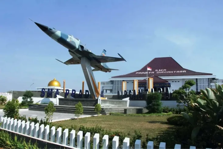 Bingung Pilih Sekolah...