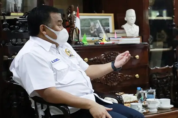 Badai PHK Hantam Industri...