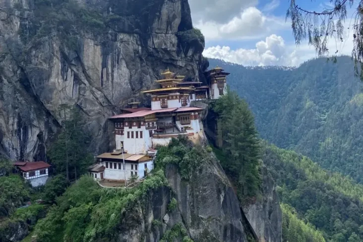 7 Fakta Unik Bhutan:...