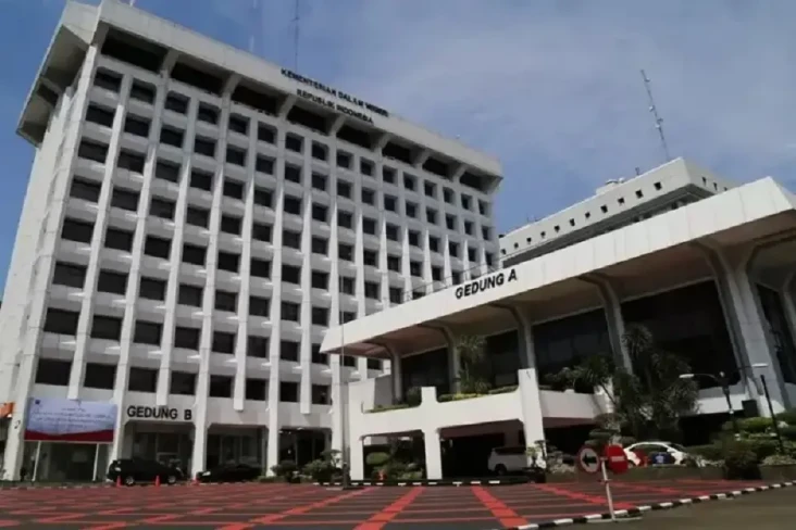 Pj Bupati Kampar Dilaporkan...