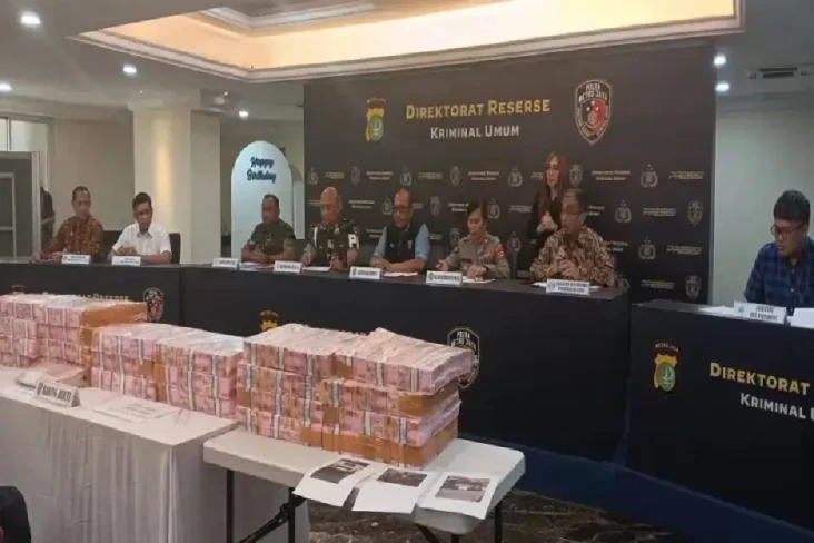 Polda Metro Jaya Bongkar...
