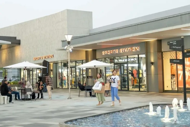 Grand Outlet - East...