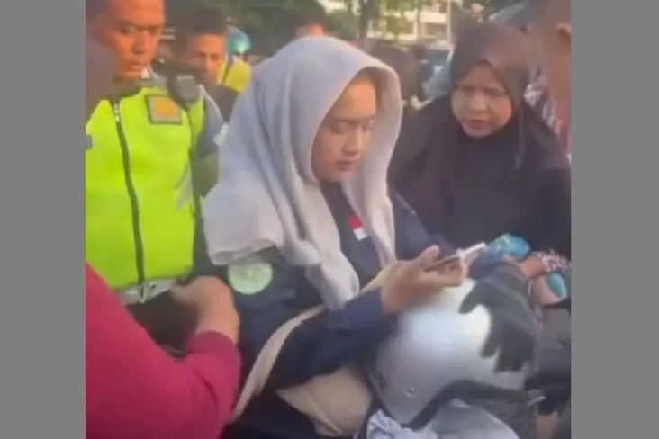 Aksi Heroik Mahasiswi...
