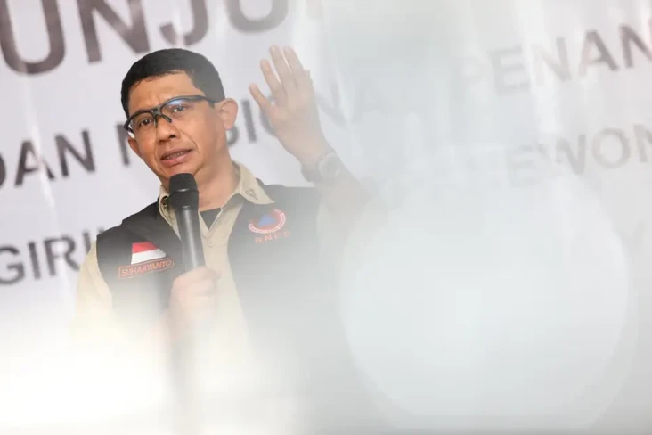Rentetan Gunungapi Erupsi...