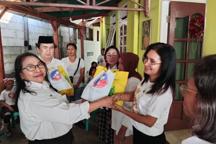 RPA Perindo Beri Bingkisan...