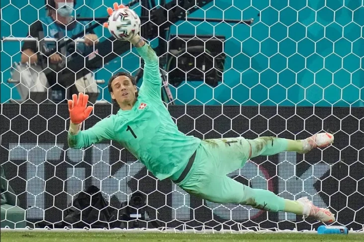Pertaruhan Yann Sommer,...