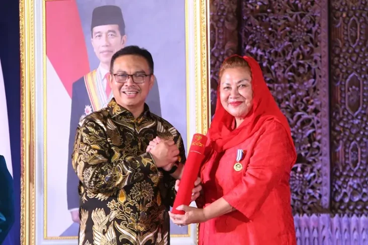 BKKBN RI Anugerahkan...