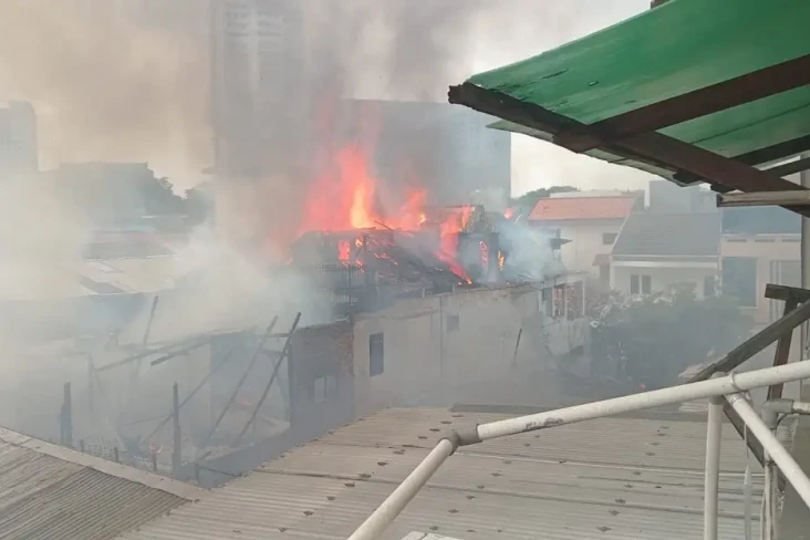 Kebakaran Landa Rumah...