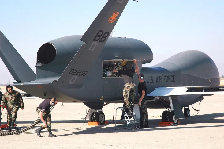 Spesifikasi Drone RQ-4B...