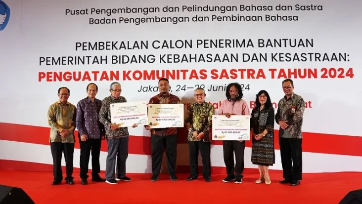 Kemendibudristek Lanjutkan...