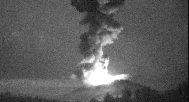 Gunung Ibu 5 Kali Erupsi...