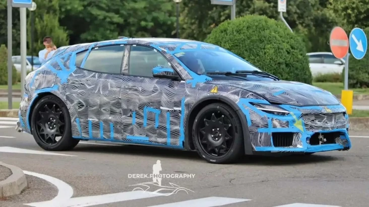 Ferrari Bertenaga Listrik...