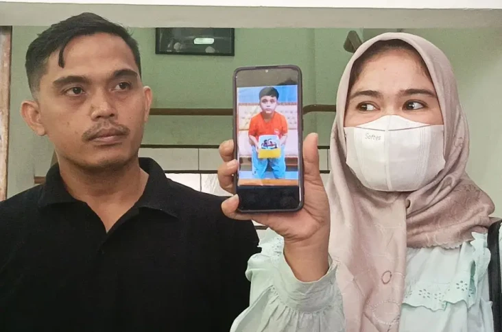 Keluarga Datangi Komnas...