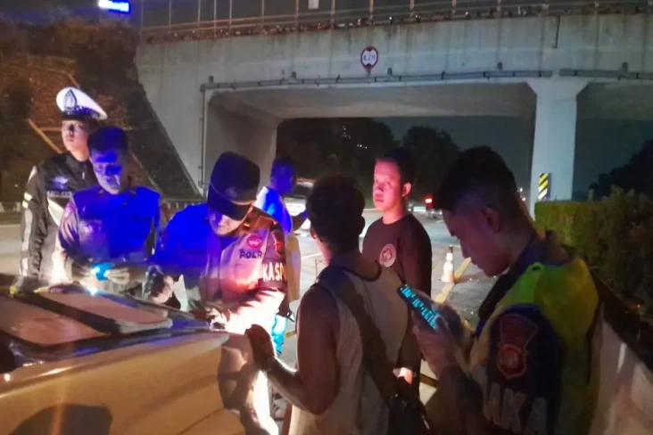 Polisi Amankan Pengemudi...