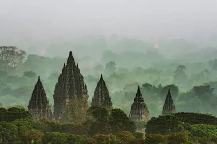 12 Destinasi Wisata...