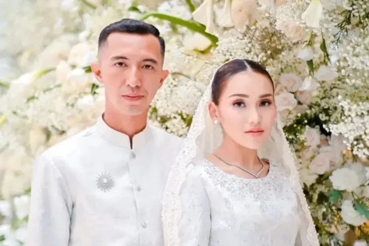 Ayu Ting Ting dan Muhammad...