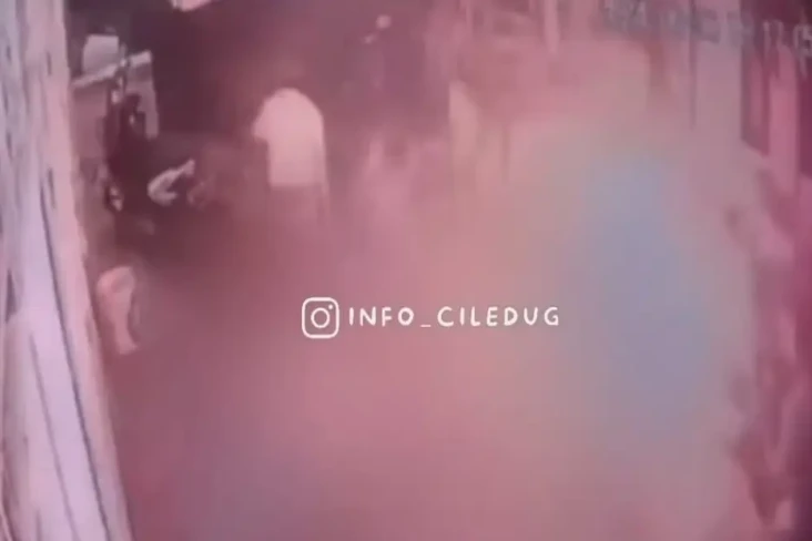 Suami Bakar Istri di...
