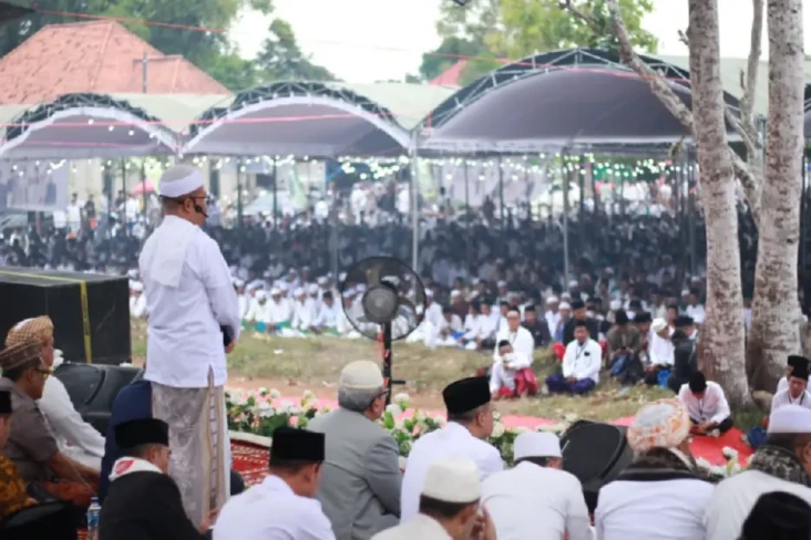Puluhan Ribu Masyarakat...