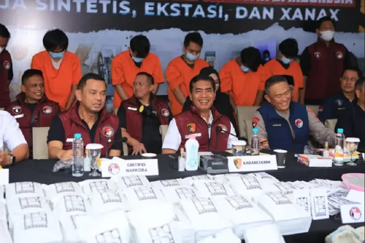 5 Pemuda Bekasi Gabung...