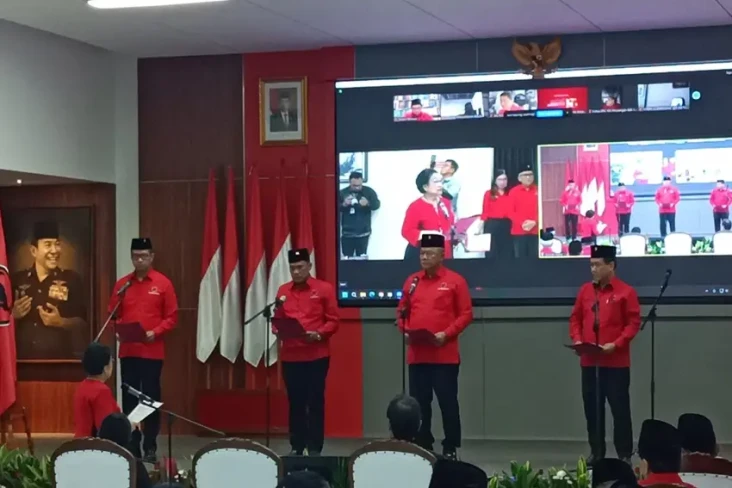 Megawati Angkat 4 Tokoh...