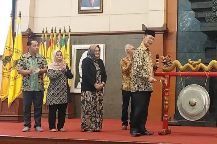 Rayakan Dies Natalis...