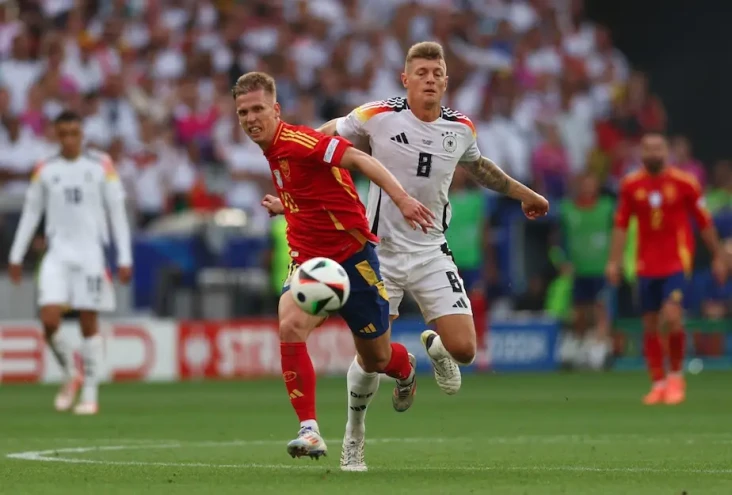 Gol Telat Jerman Buyarkan...
