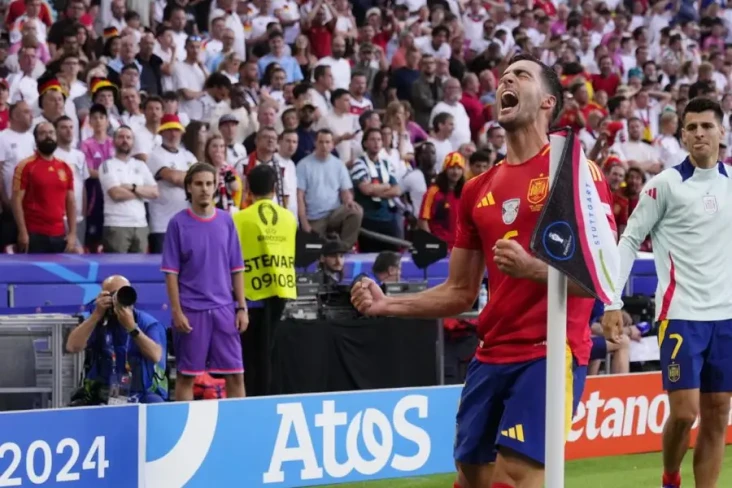 Mikel Merino Tiru Selebrasi...