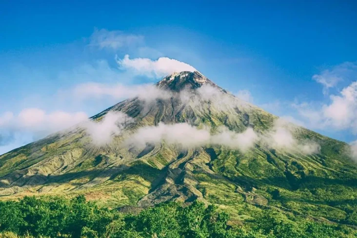 6 Gunung Paling Angker...