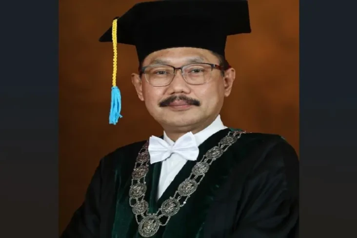Pencopotan Dekan FK...