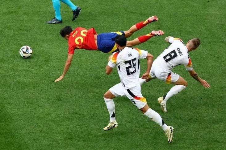 Toni Kroos Minta Maaf...