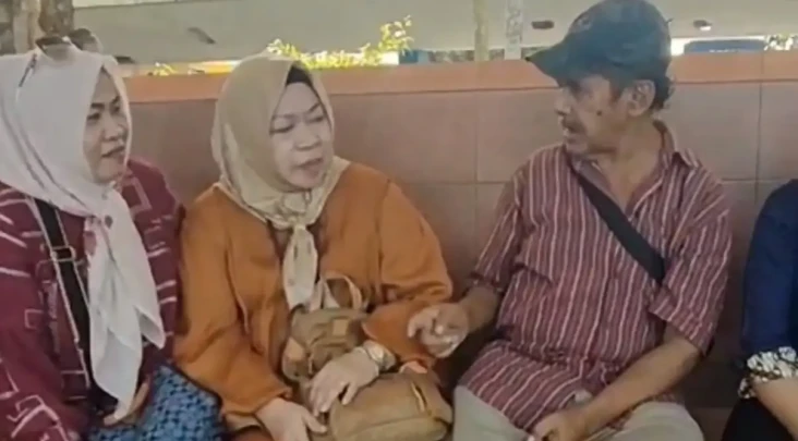 Viral! Emak-emak Temukan...