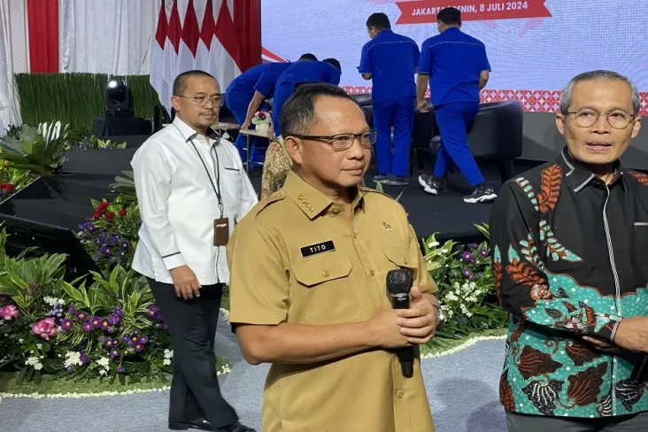 Mendagri Usul Pelantikan...