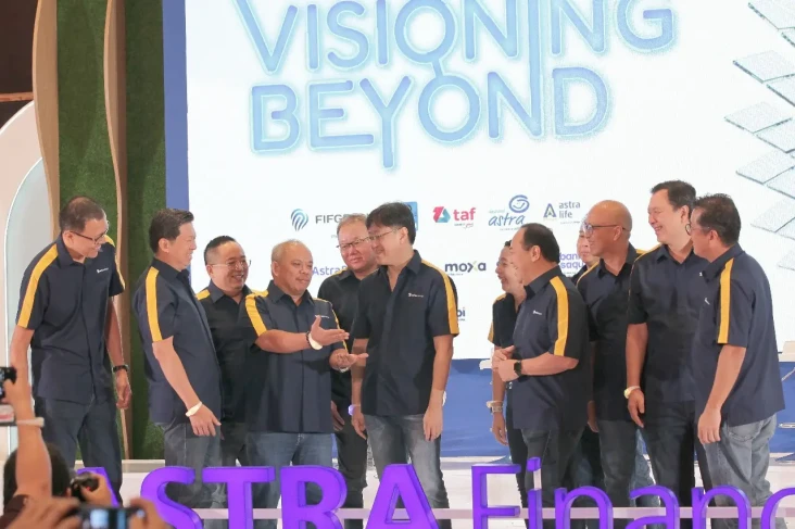 Astra Financial Bidik...