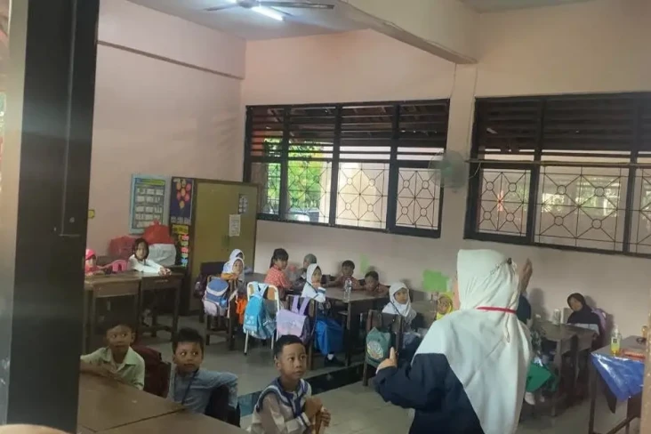 Suasana Meriah dan Hangat...