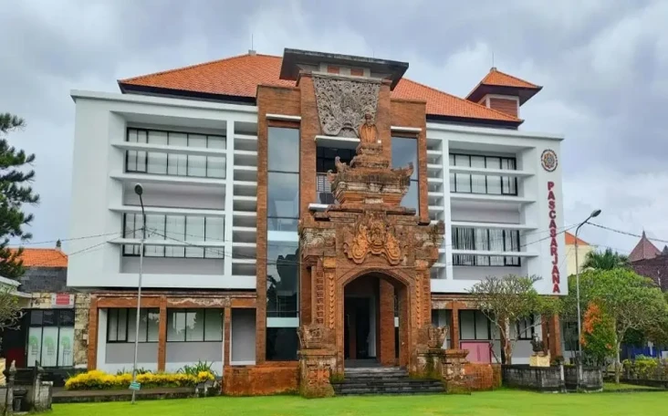 11 PTS Terbaik di Bali,...