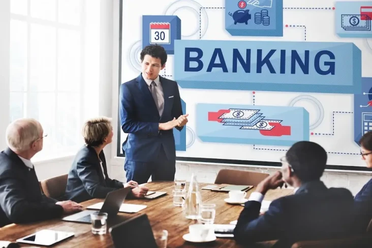Mau Kerja di Bank? 8...
