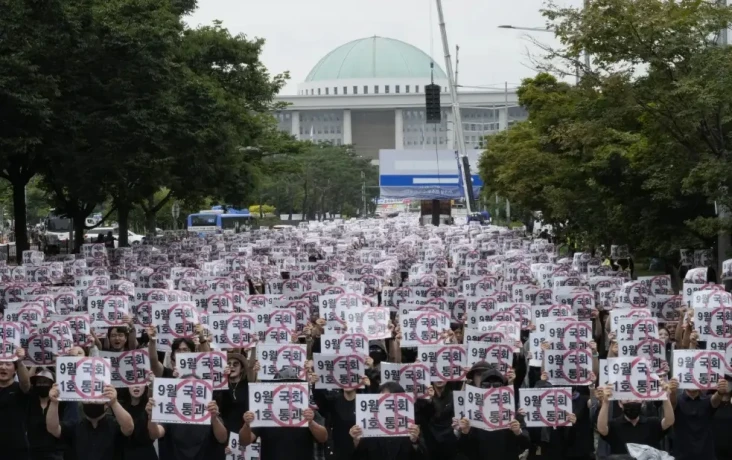 Politikus Korea Selatan...