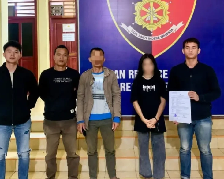 4 Hari Hilang, Pelajar...